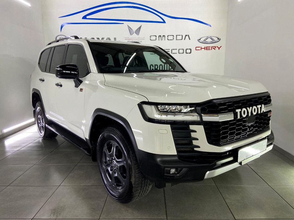 Toyota Land Cruiser 300 V6 3.5T GR-S, image 1