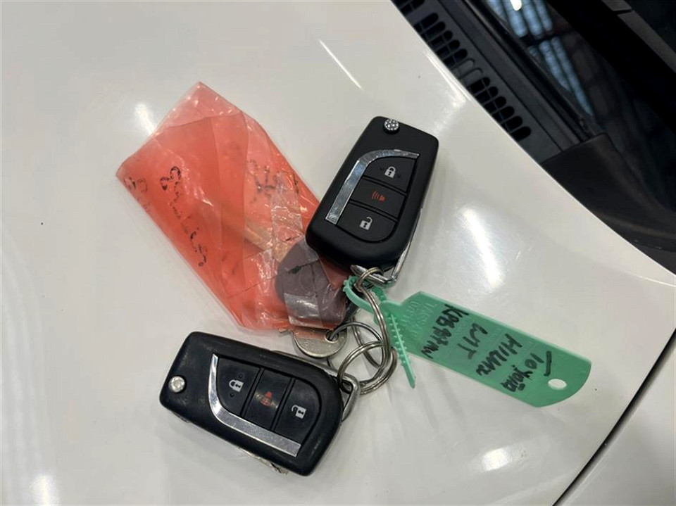 TOYOTA HILUX 2.4 GD-6 RB SRX P/U D/C, image 2