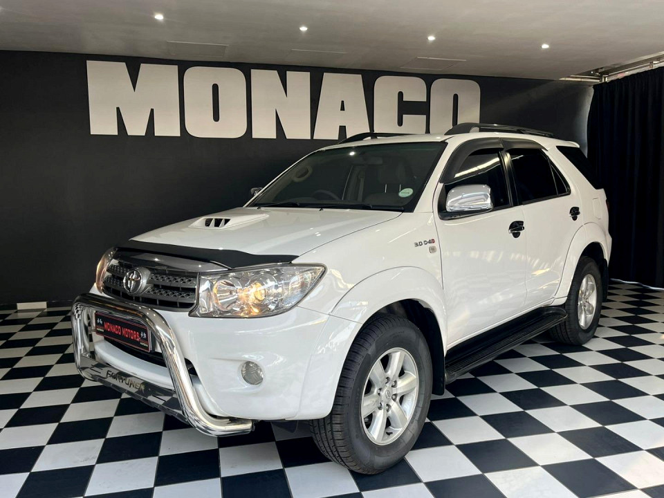 TOYOTA FORTUNER 3.0D-4D R/B A/T, image 1