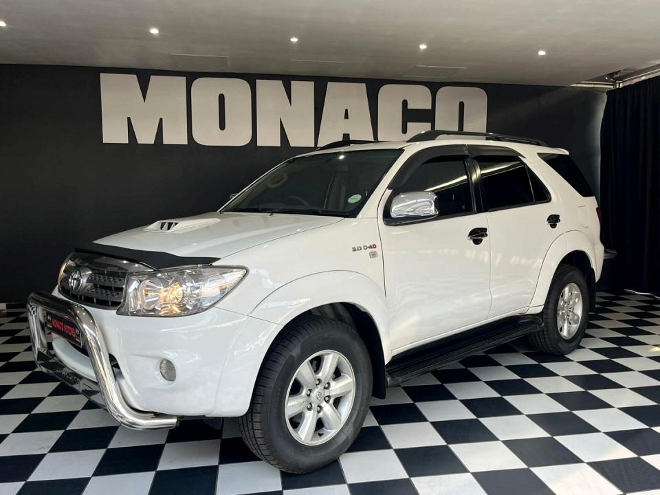 TOYOTA FORTUNER 3.0D-4D R/B A/T, image 2