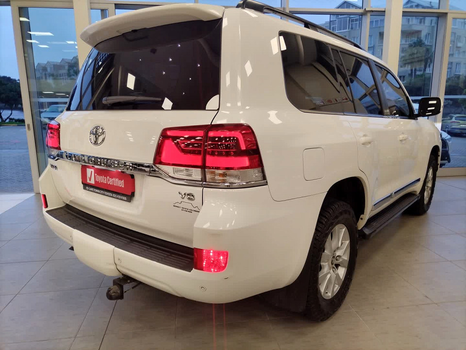 Toyota Land Cruiser 200 4.5D-4D V8 VX-R, image 2