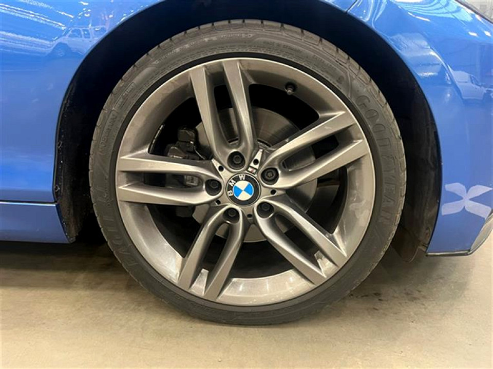 BMW 220i coupe M Sport auto, image 2