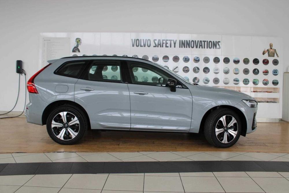 Volvo XC60 T8 Twin Engine R-Design AWD, image 2