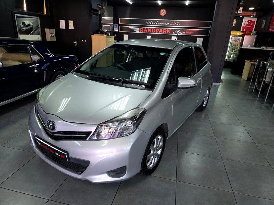 TOYOTA YARIS 1.3 Xi 3Dr, image 2
