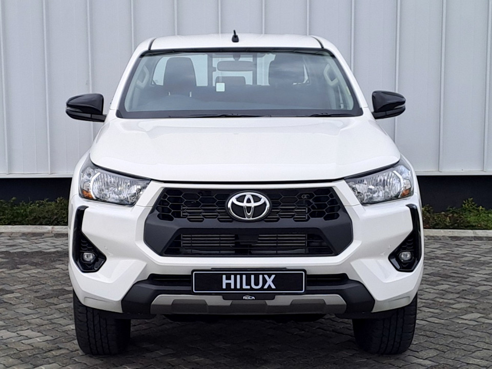 Toyota Hilux Double Cab  2.4GD6 4X4 Raider MT, image 2