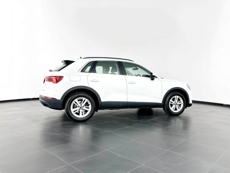 AUDI Q3 1.4T S TRONIC URBAN EDITION, image 2