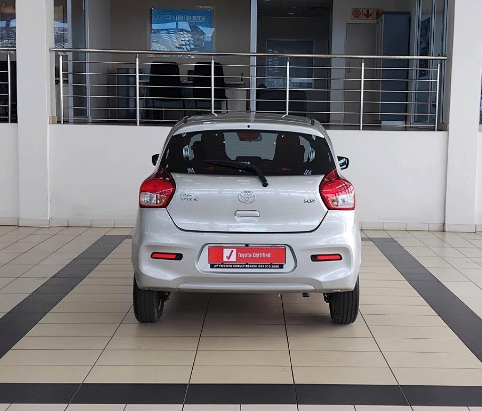 TOYOTA VITZ 1.0 XR, image 2
