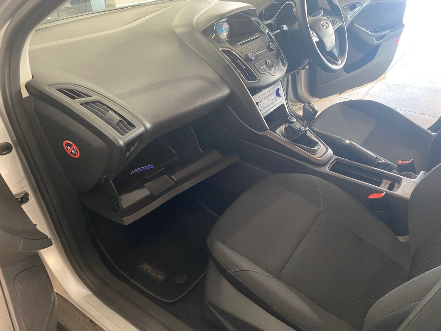 FORD FOCUS 1.0 ECOBOOST AMBIENTE 5Dr, image 2