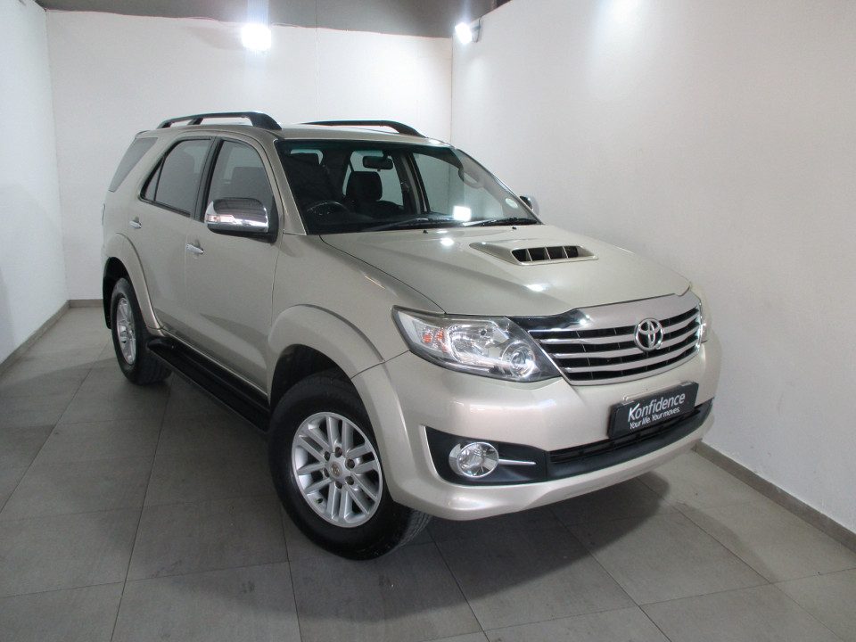 TOYOTA FORTUNER 2.5D-4D RB A/T, image 1