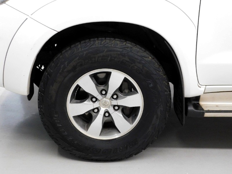 TOYOTA HILUX 3.0 D-4D RAIDER 4X4 P/U D/C, image 2