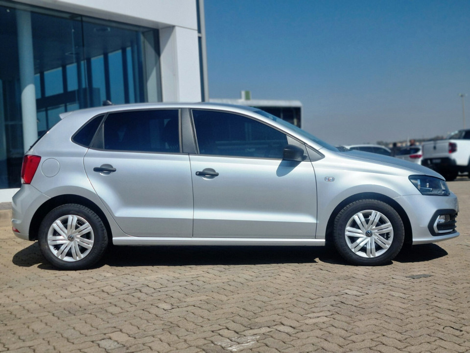 VOLKSWAGEN POLO VIVO 1.4 (5DR), image 2