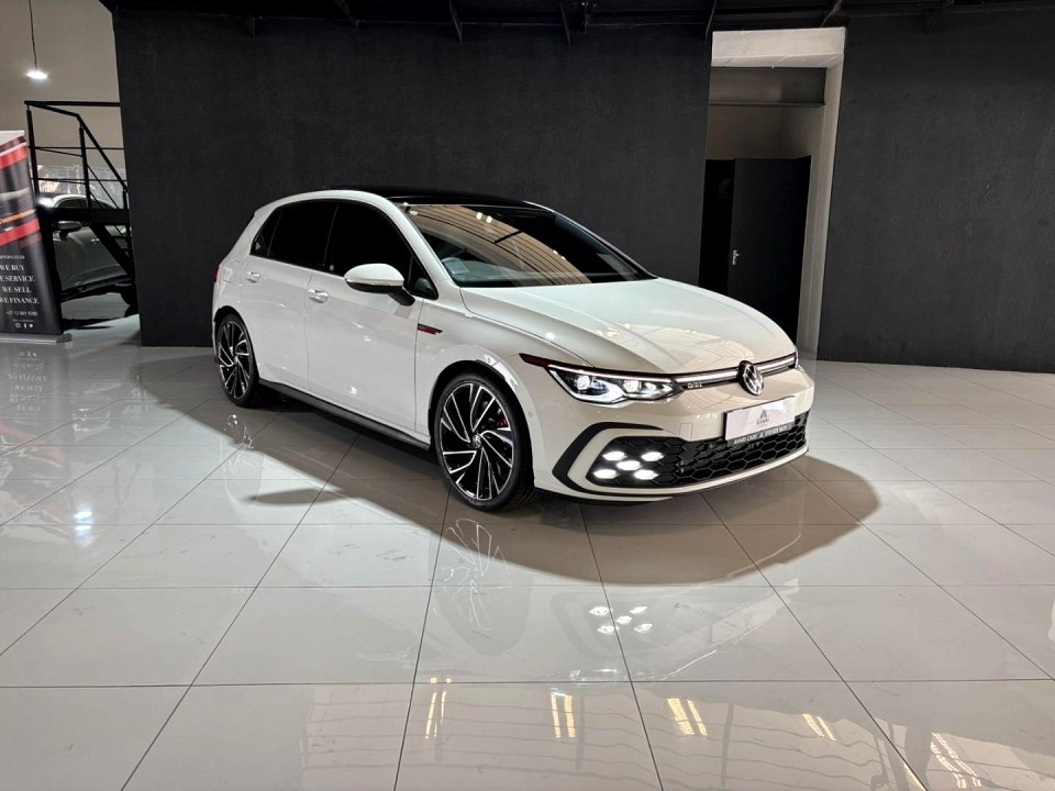 Volkswagen Golf 8 GTi  2.0 TSI DSG, image 1