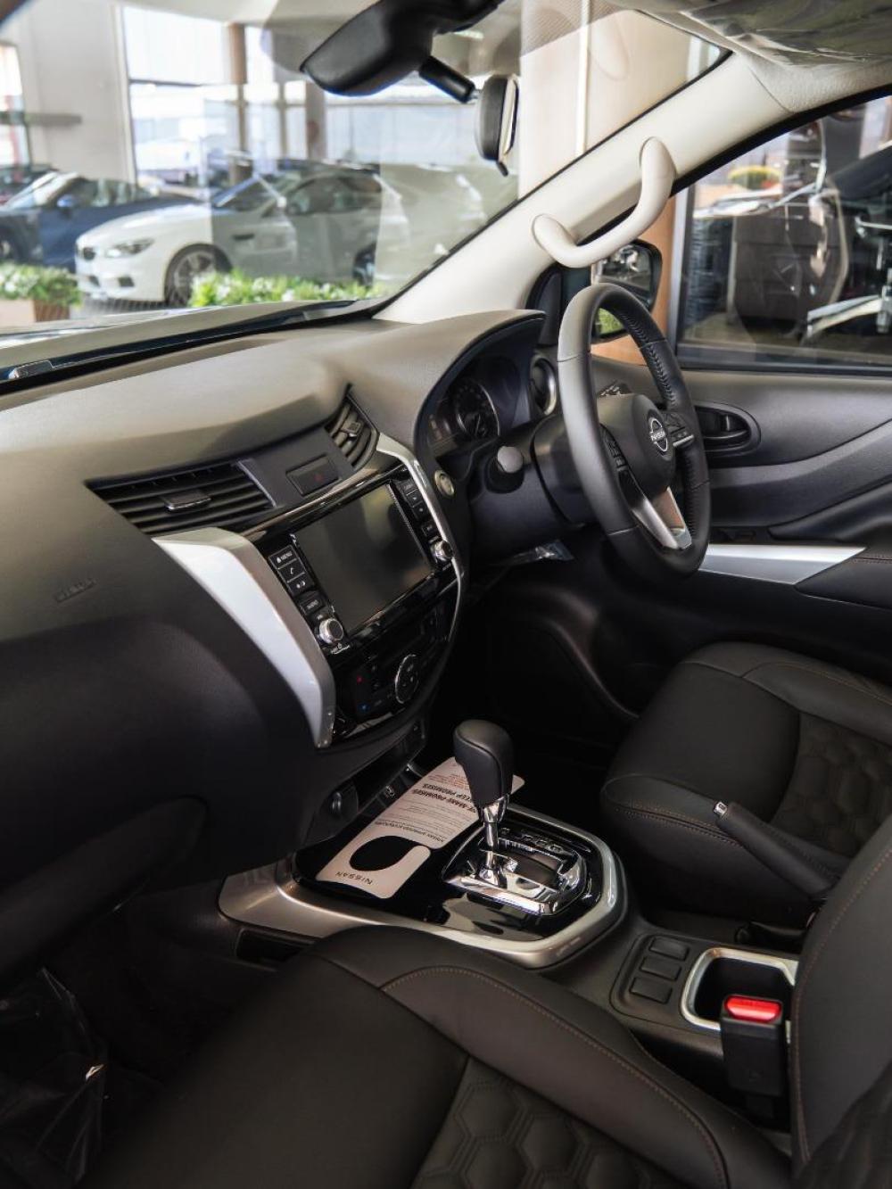 Nissan Navara 2.5DDTi Stealth 4x2 AT, image 2