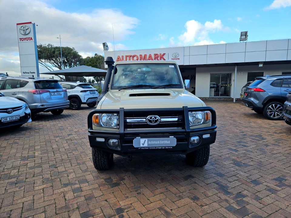 TOYOTA LAND CRUISER 79 4.5D P/U S/C, image 2