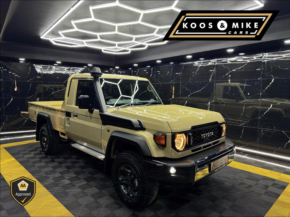 TOYOTA LAND CRUISER 79 4.5D P/U S/C, image 1