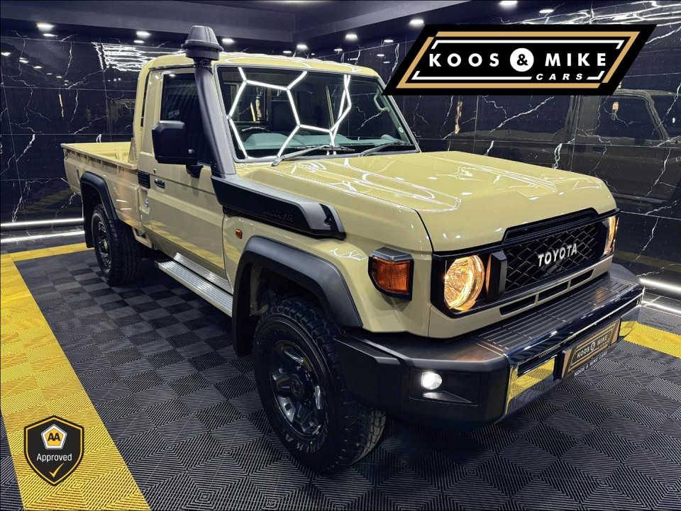 TOYOTA LAND CRUISER 79 4.5D P/U S/C, image 2