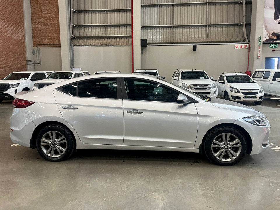 Hyundai Elantra 1.6 Executive auto, image 2