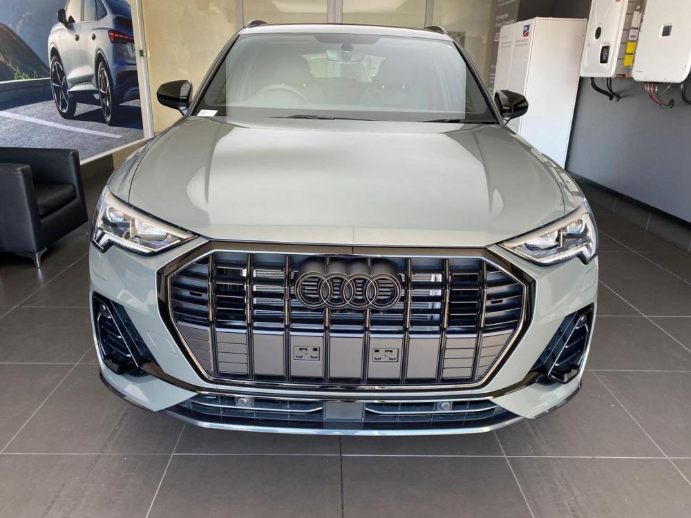 Audi Q3 35 TFSI S tronic Black Edition, image 2