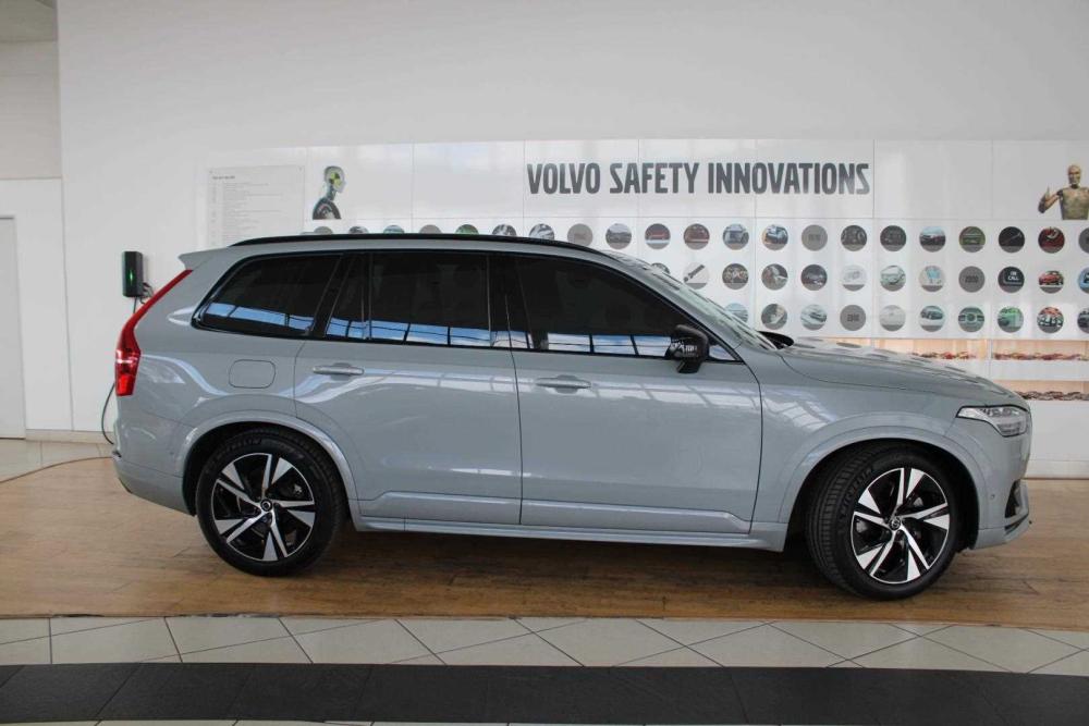 Volvo XC90 B5 Ultimate Dark AWD (Mild Hybrid), image 2
