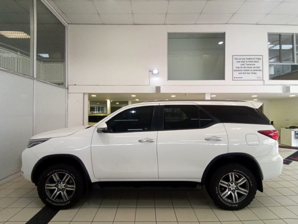 TOYOTA FORTUNER 2.4GD-6 4X4 A/T, image 2