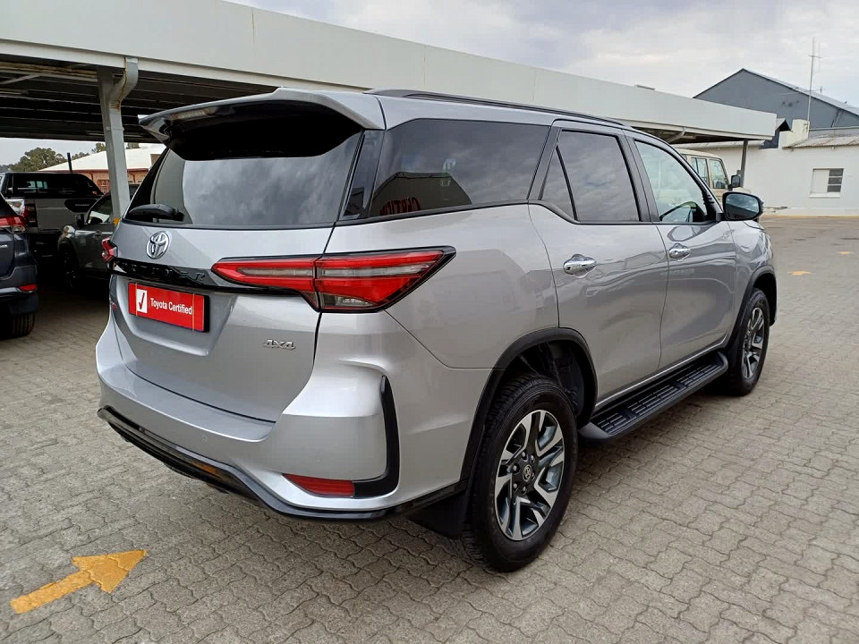 TOYOTA FORTUNER 2.4GD-6 4X4 A/T, image 2