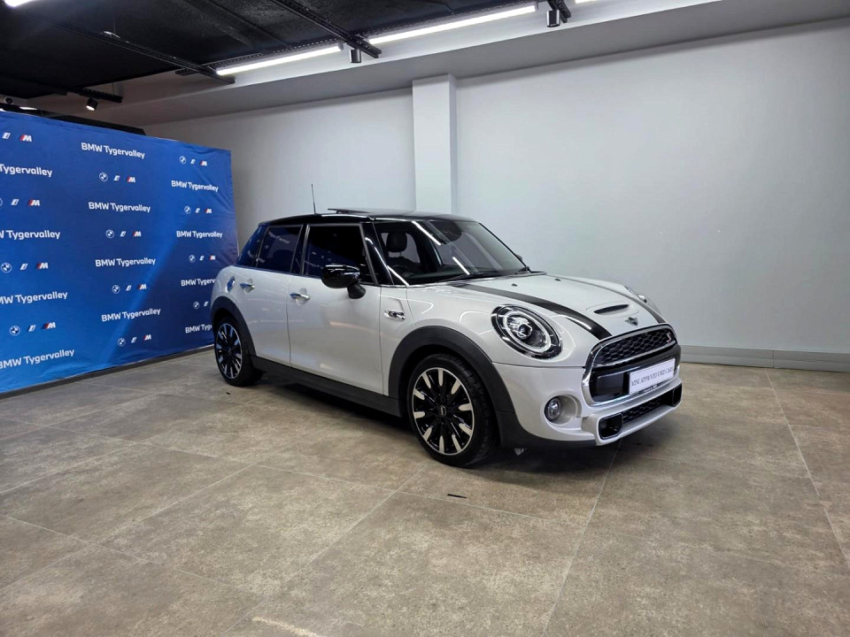 MINI Cooper S Hatch 5-door auto, image 1