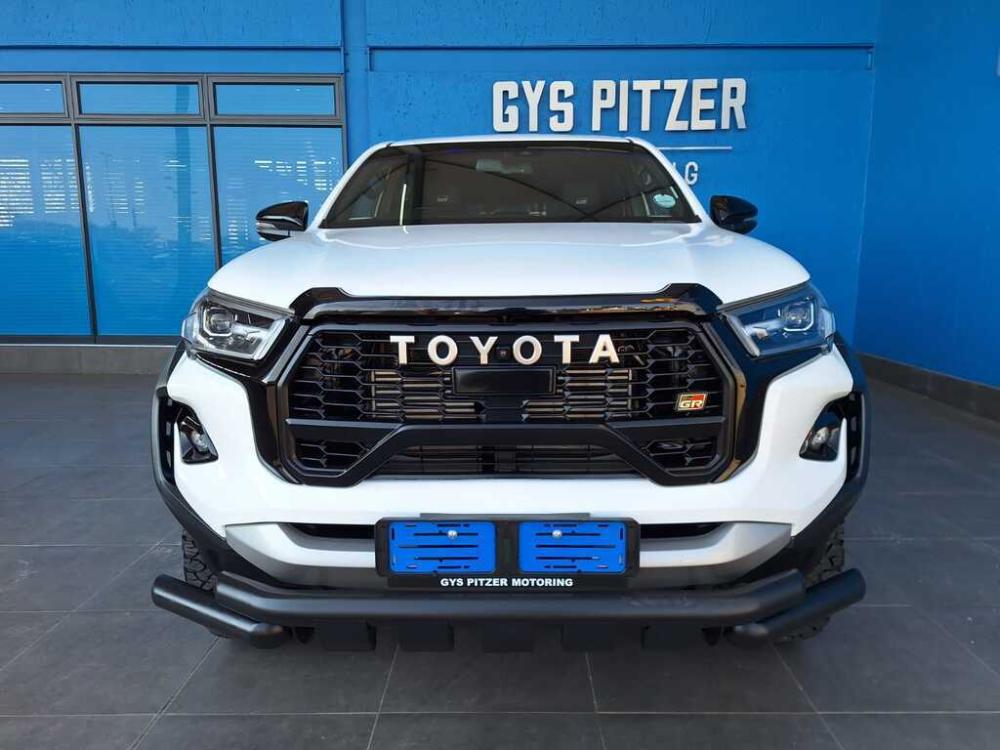 Toyota Hilux 2.8 4X4 GR-S AT, image 2