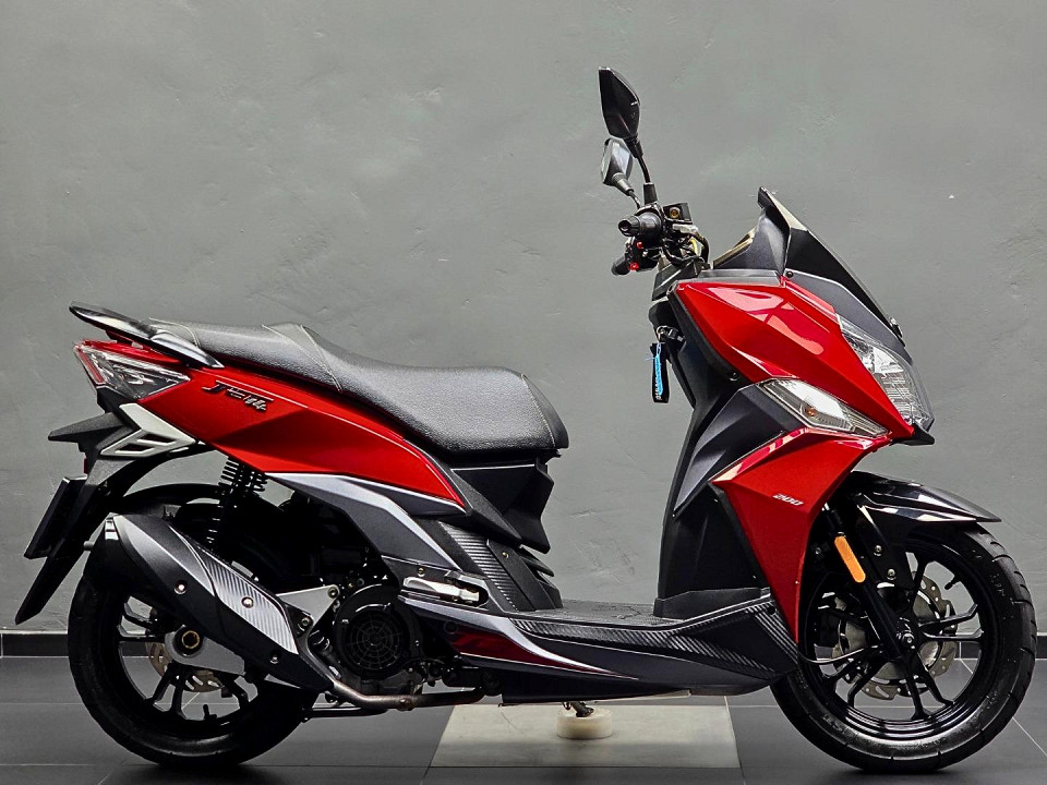 SYM 200, image 2