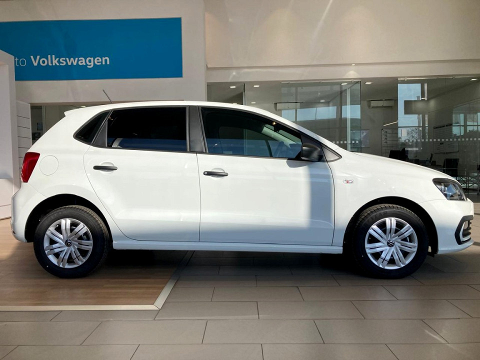VOLKSWAGEN POLO VIVO 1.4 (5DR), image 2