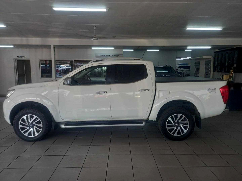 NISSAN NAVARA 2.3D LE 4X4 P/U D/C, image 2