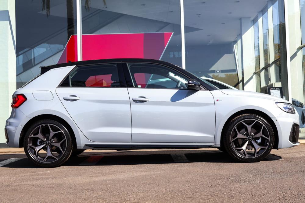 AUDI A1 SPORTBACK 30 TFSI BLACK EDITION S-TRONIC, image 2