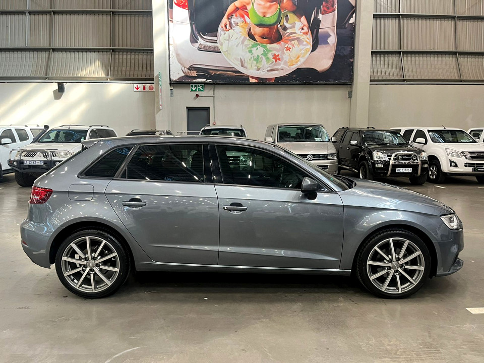 AUDI A3 SPORTBACK 1.0 TFSI STRONIC (30 TFSI), image 2
