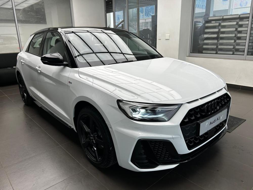 AUDI A1 SPORTBACK 30 TFSI BLACK EDITION S-TRONIC, image 2