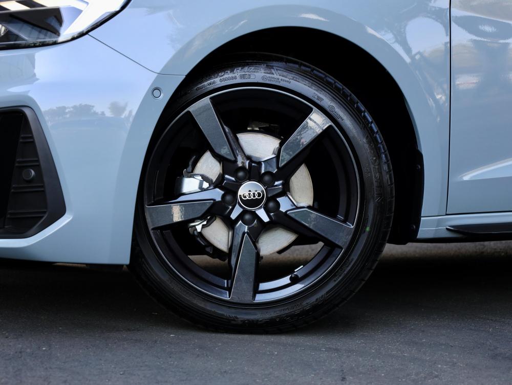 AUDI A1 SPORTBACK 30 TFSI BLACK EDITION S-TRONIC, image 2