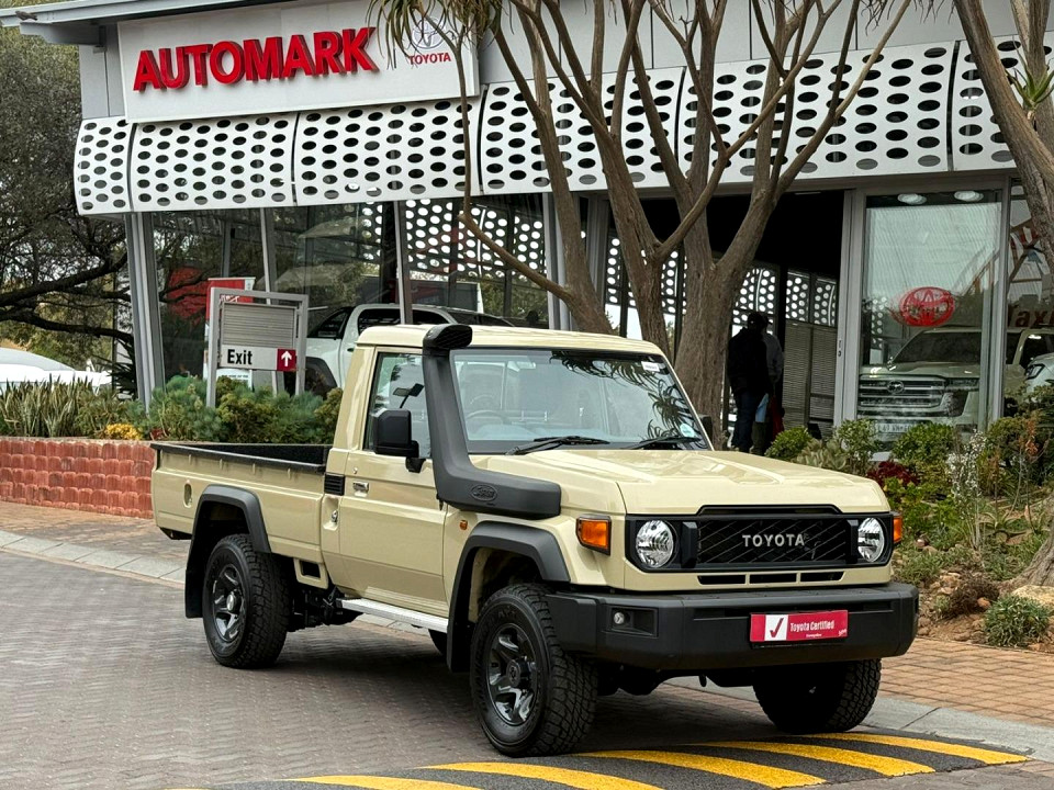TOYOTA LAND CRUISER 79 2.8 GD-6 P/U S/C A/T, image 1