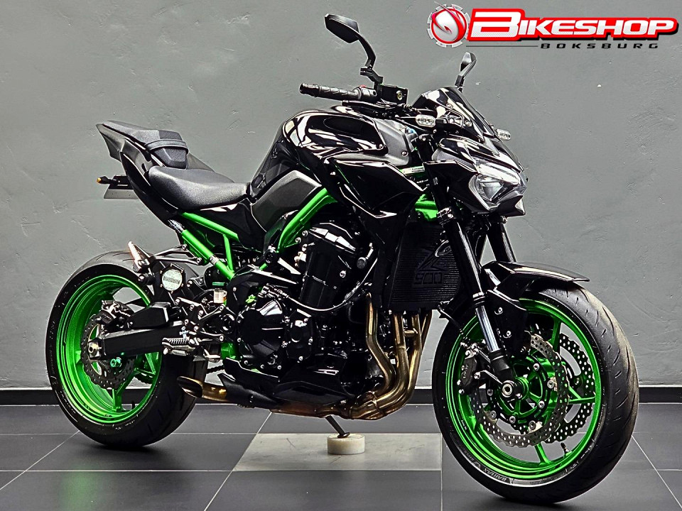 KAWASAKI ZR900, image 1