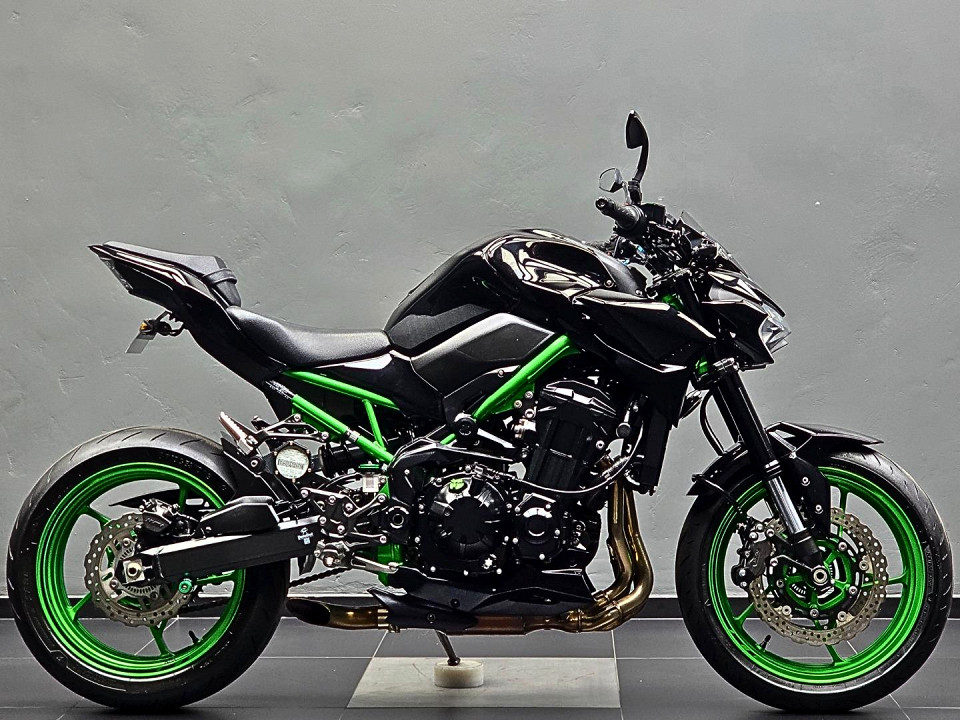 KAWASAKI ZR900, image 2