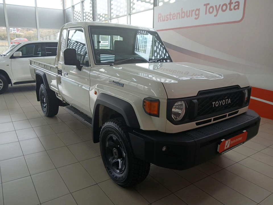 TOYOTA LAND CRUISER 79 2.8 GD-6 P/U S/C A/T, image 1