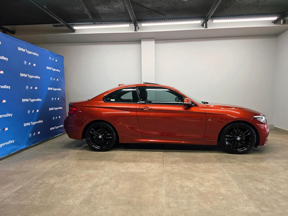 BMW 220i coupe M Sport auto, image 2