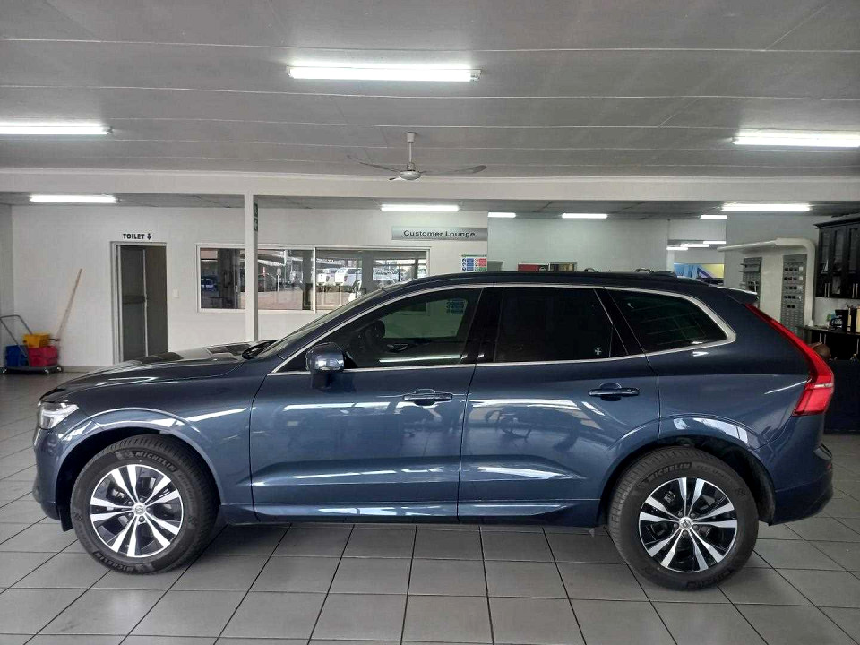 VOLVO XC60 B5 MOMENTUM GEARTRONIC, image 2