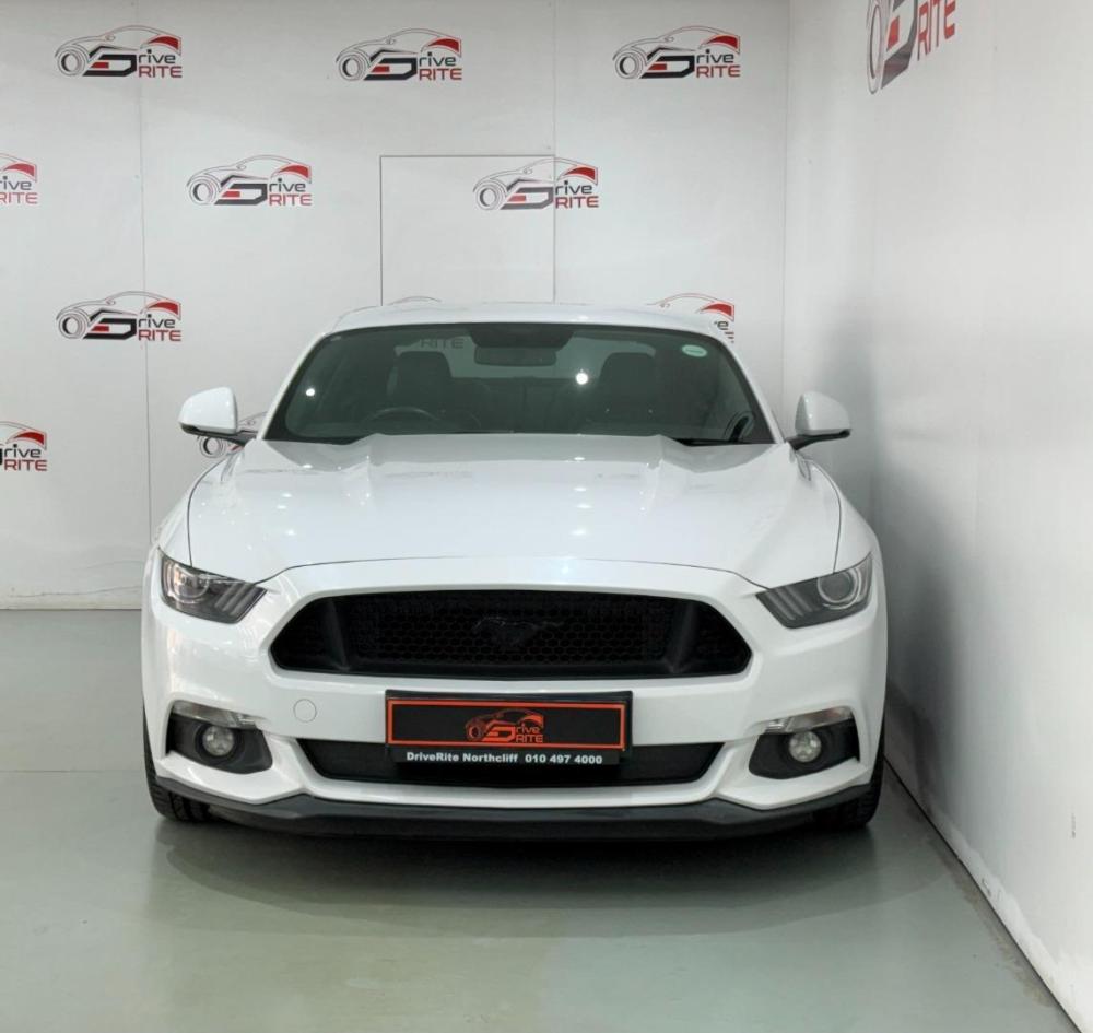 Ford Mustang 5.0 GT fastback, image 2