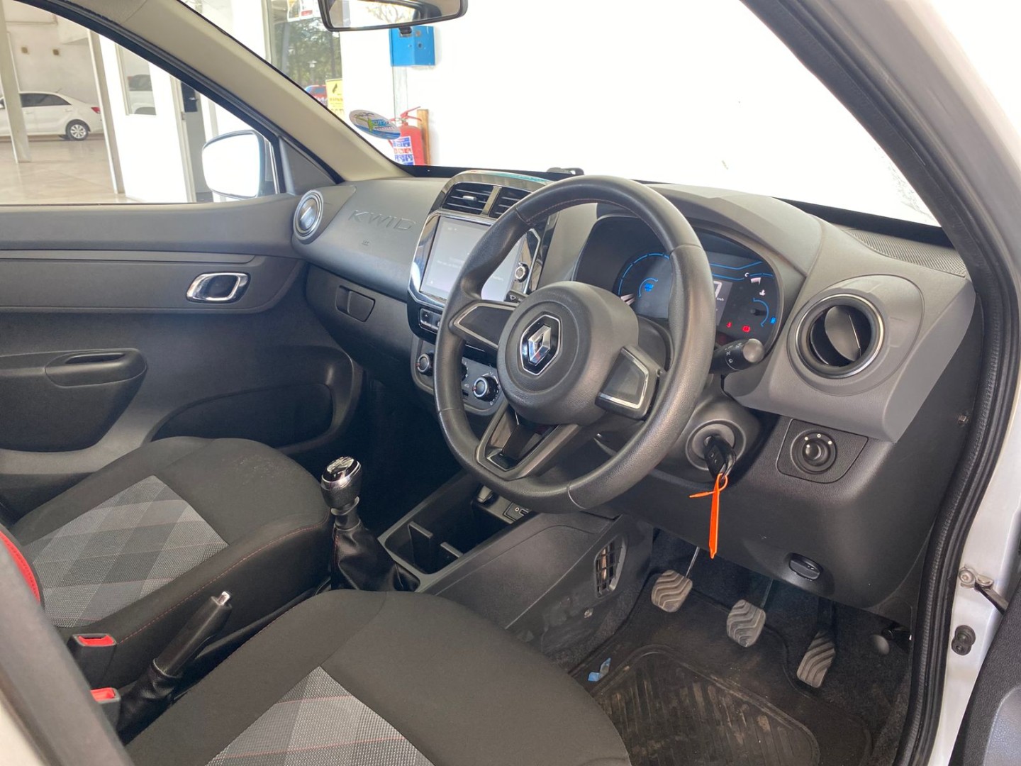 RENAULT KWID 1.0 DYNAMIQUE 5DR , image 2