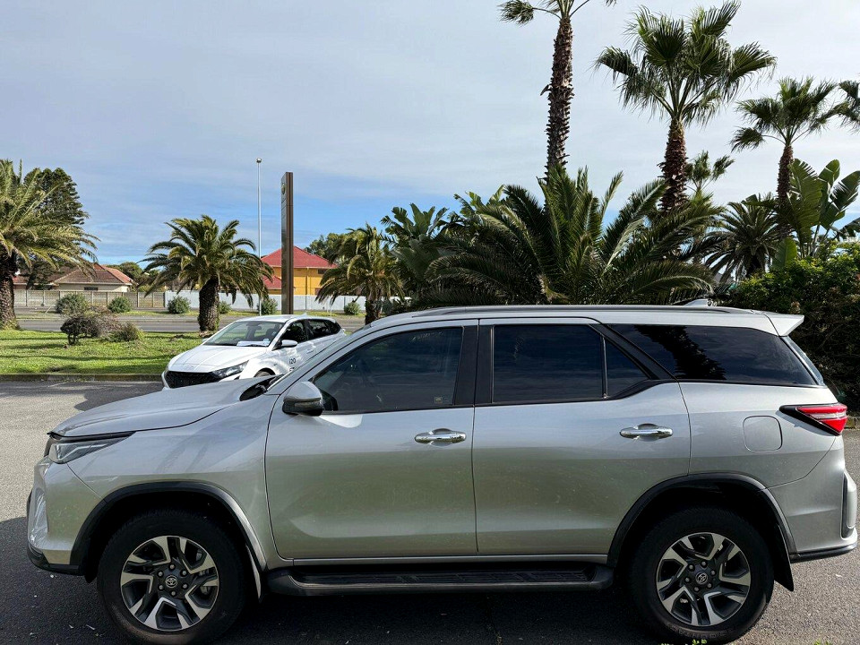 TOYOTA FORTUNER 2.4GD-6 4X4 A/T, image 2