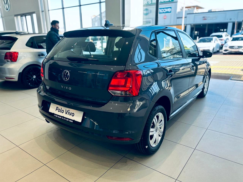 VOLKSWAGEN POLO VIVO 1.4 (5DR), image 2