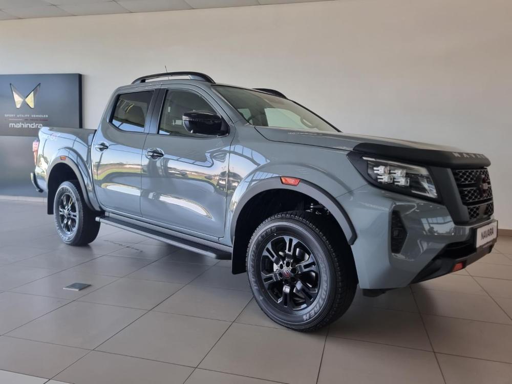 Nissan Navara 2.5DDTi Pro-4X 4X4 Auto D/C P/U, image 1