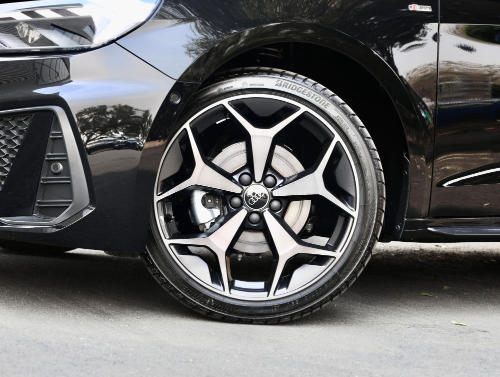 AUDI A1 SPORTBACK 30 TFSI BLACK EDITION S-TRONIC, image 2