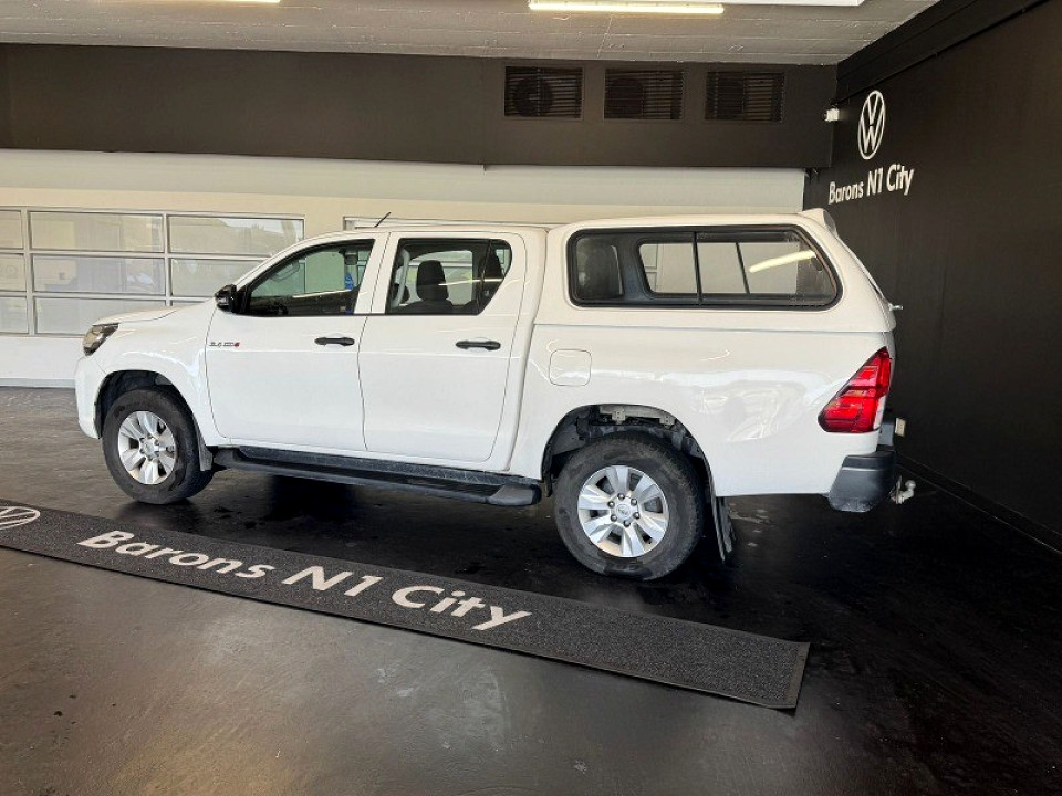 TOYOTA HILUX 2.4 GD-6 RB SRX A/T P/U D/C, image 2