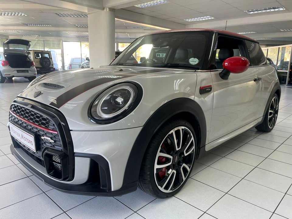 MINI John Cooper Works Hatch 3-door sports-auto, image 2