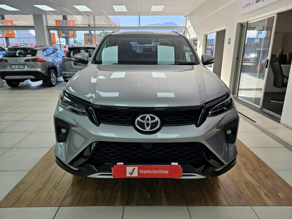 TOYOTA  FORTUNER 2.4GD-6 R/B A/T, image 2