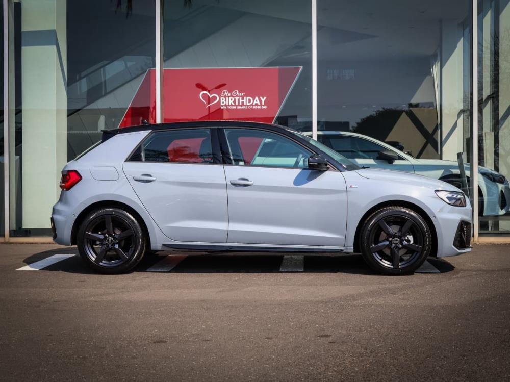 AUDI A1 SPORTBACK 30 TFSI BLACK EDITION S-TRONIC, image 2